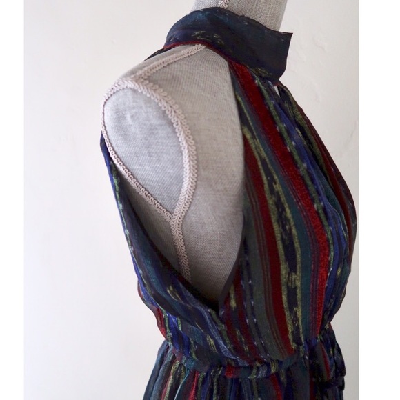 GWEN- Gorgeous Keyhole Halter Maxi Dress - Picture 2 of 6